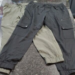 2 Pair Of Banana Republic Women's Cargo Pants - 1-Black and 1-Tan